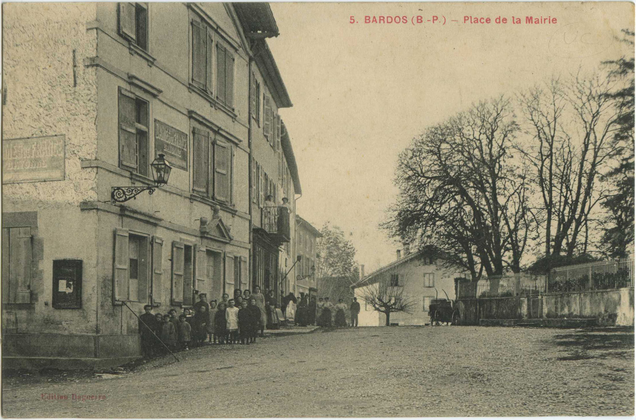 Bardos - Place de la Mairie