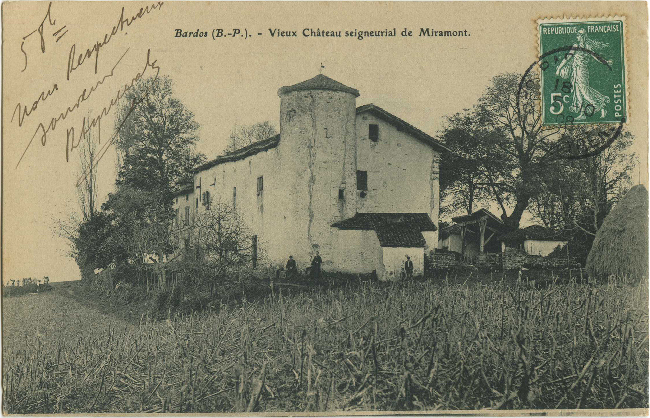 Bardos - Vieux Château seigneurial de Miramont.