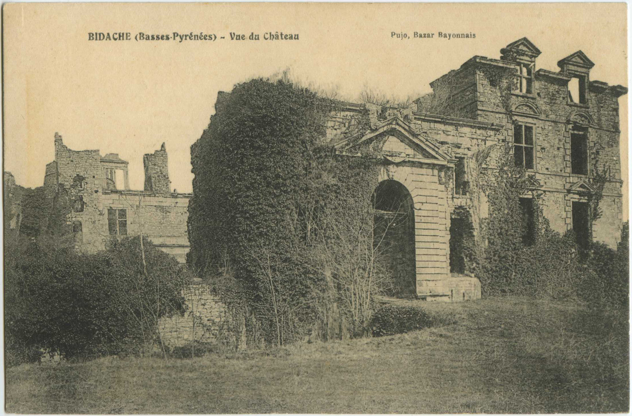 Bidache - Vue du Château