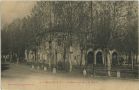 Carte postale ancienne - Bidache - La Mairie et la Place du Marché