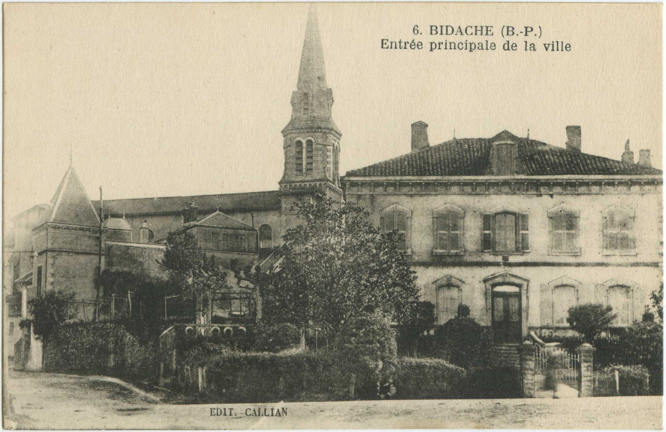 Bidache - Entrée principale de la ville