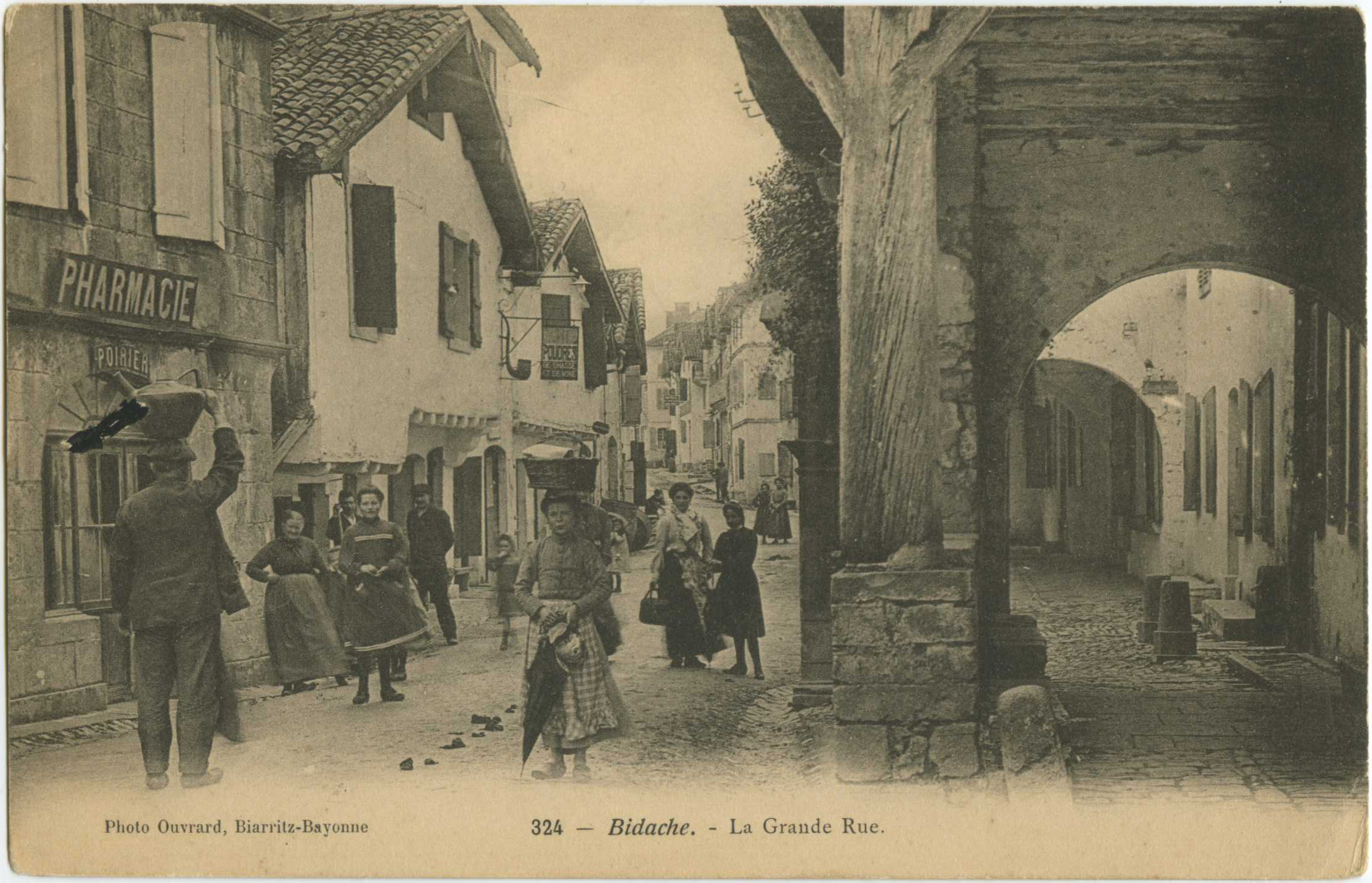 Bidache - La Grande Rue