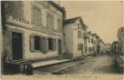 Carte postale ancienne - Bidache - Grande Rue et Postes et Télégraphes