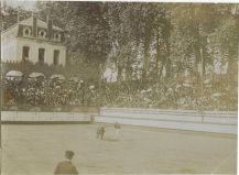 Carte postale ancienne - Dax - Photo - Une course landaise dans les anciennes arènes (vers 1910)