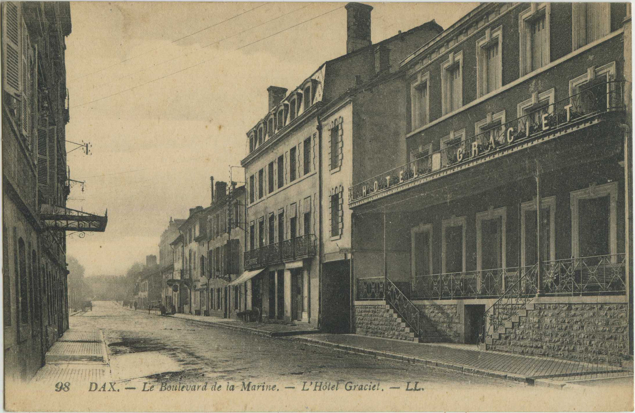 Dax - Le Boulevard de la Marine. - L'Hôtel Graciet.
