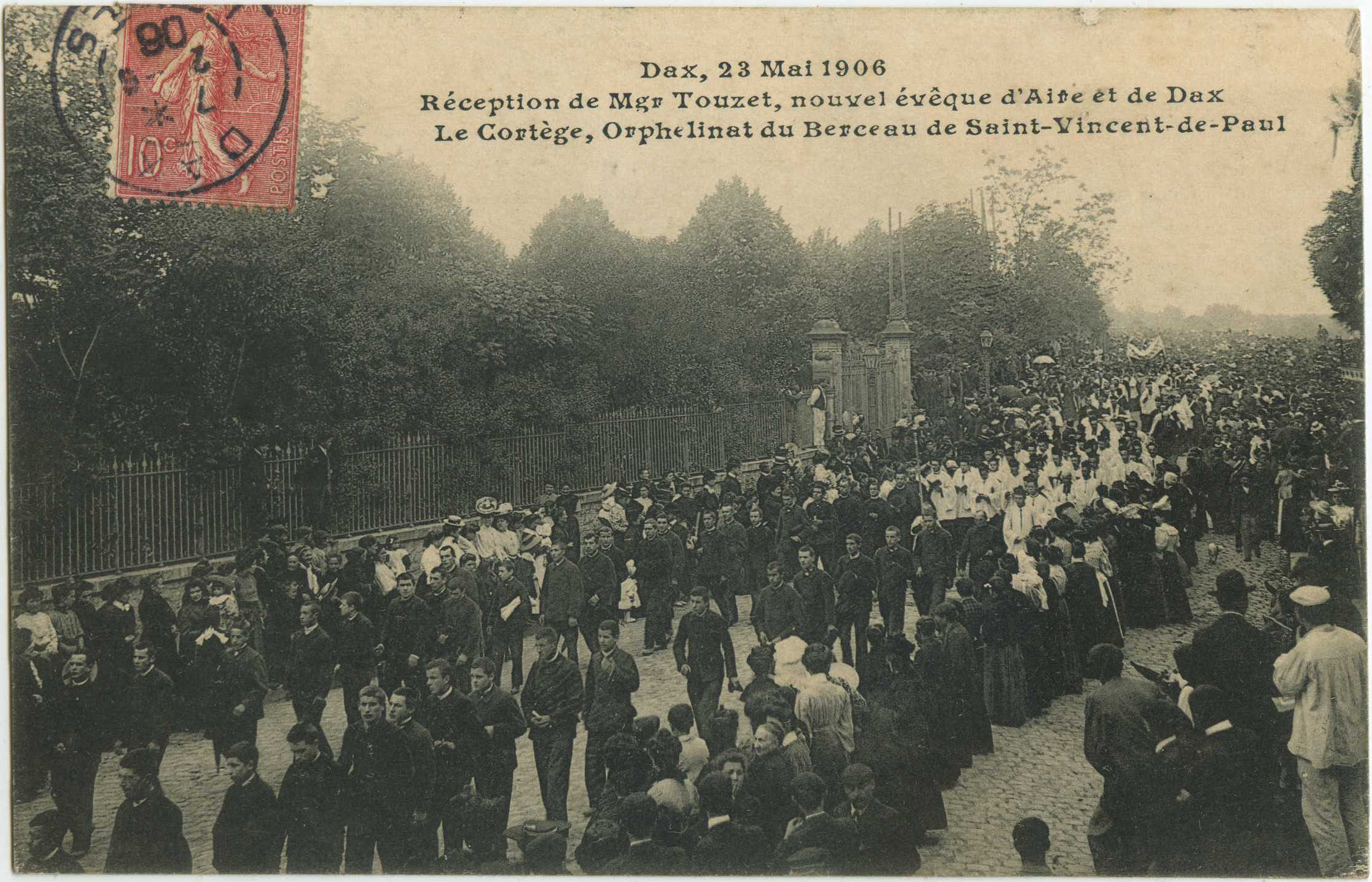 Dax - Dax, 23 Mai 1906 - Réception de Mgr Touzet, nouvel évêque d'Aire et de Dax - Le Cortège, Orphelinat du Berceau de Saint-Vincent-de-Paul
