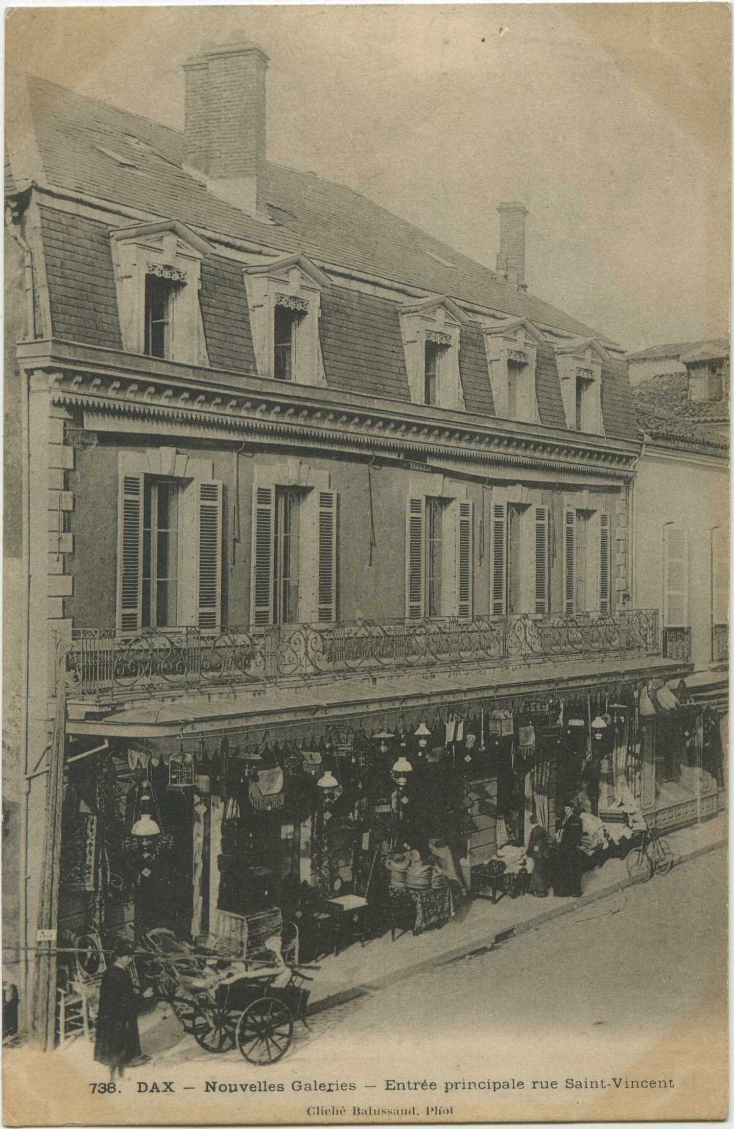Dax - Nouvelles Galeries - Entrée principale rue Saint-Vincent
