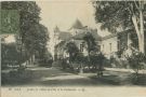 Carte postale ancienne - Dax - Jardin de l'Hôtel-de-Ville et la Cathédrale