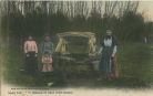 Carte postale ancienne - Landes - Famille du résinier et vieux puits landais.