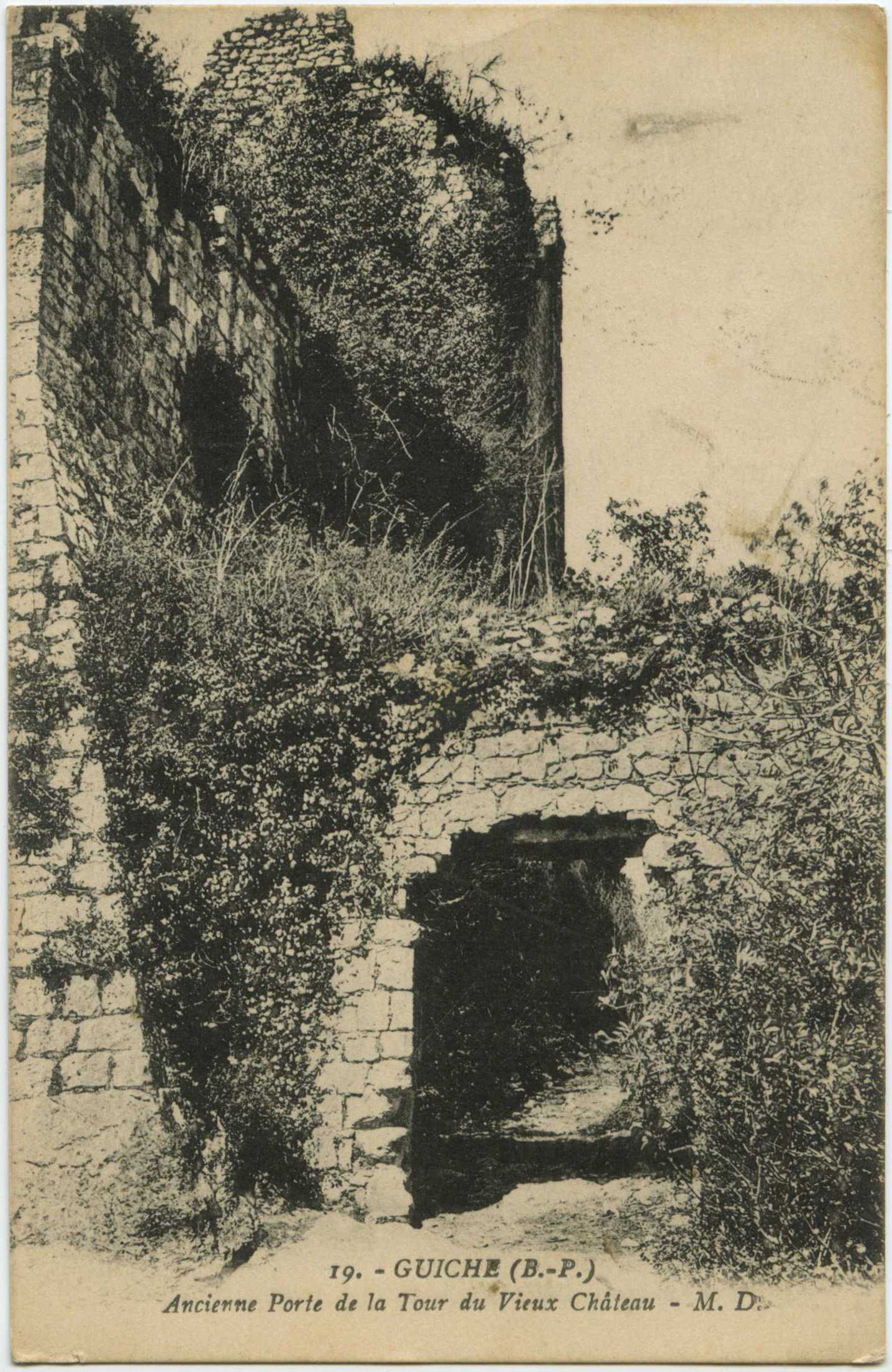 Guiche - Ancienne Porte de la Tour du Vieux Château