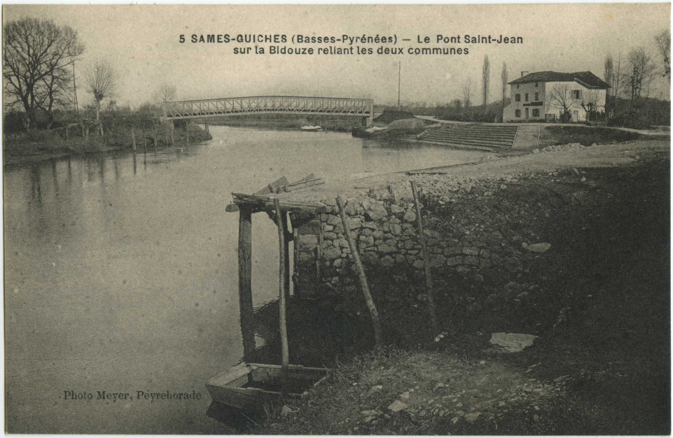 Guiche - SAMES-GUICHES - Le Pont Saint-Jean sur la Bidouze reliant les deux communes