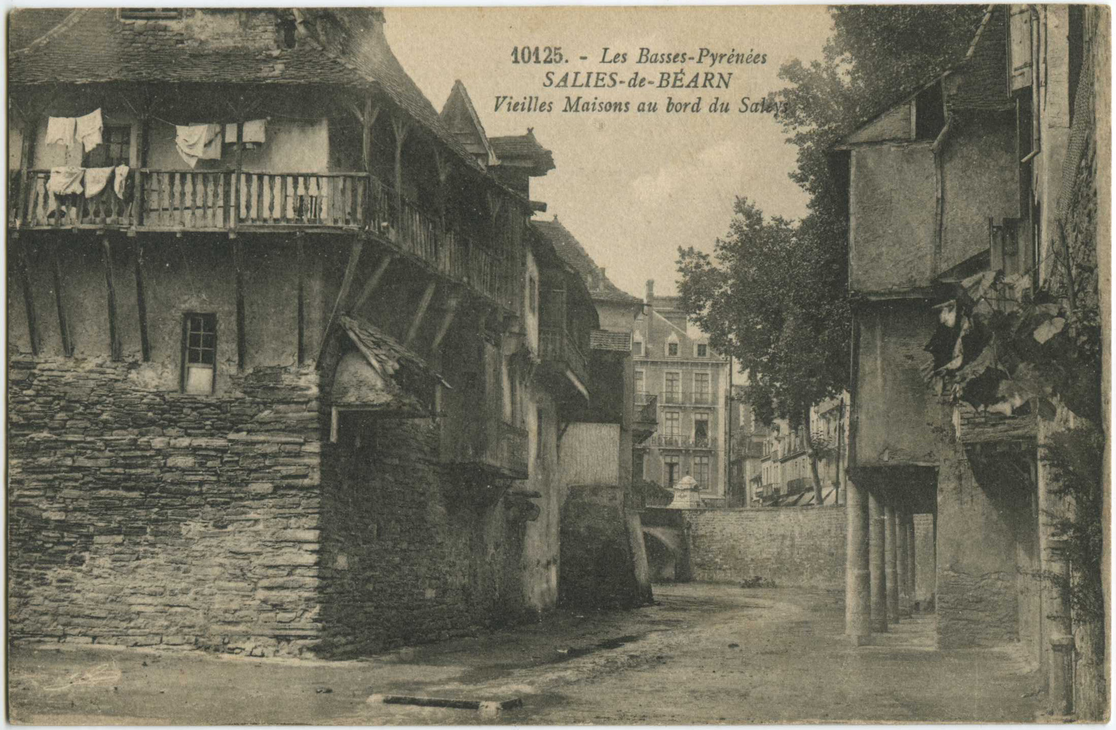 Salies-de-Béarn - Vieilles Maisons au bord du Saleys