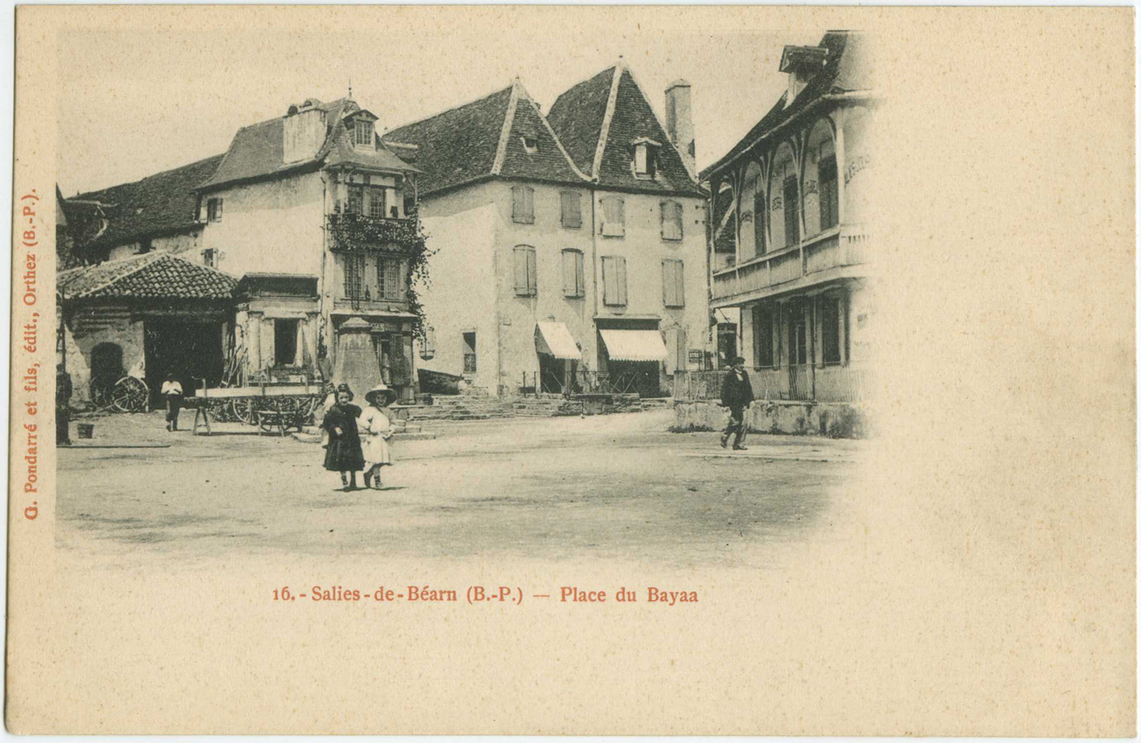 Salies-de-Béarn - Place du Bayaa