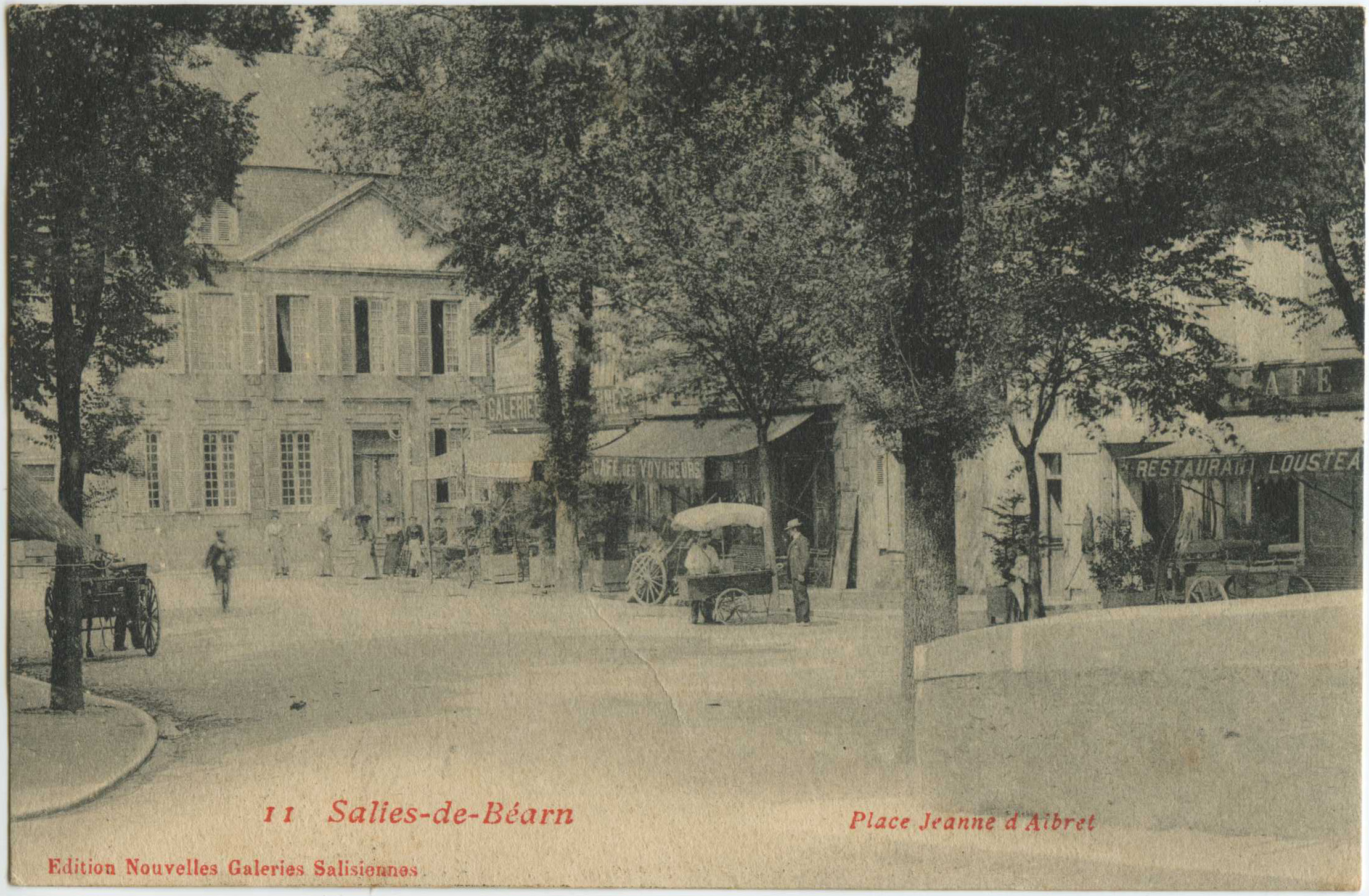 Salies-de-Béarn - Place Jeanne d'Albret