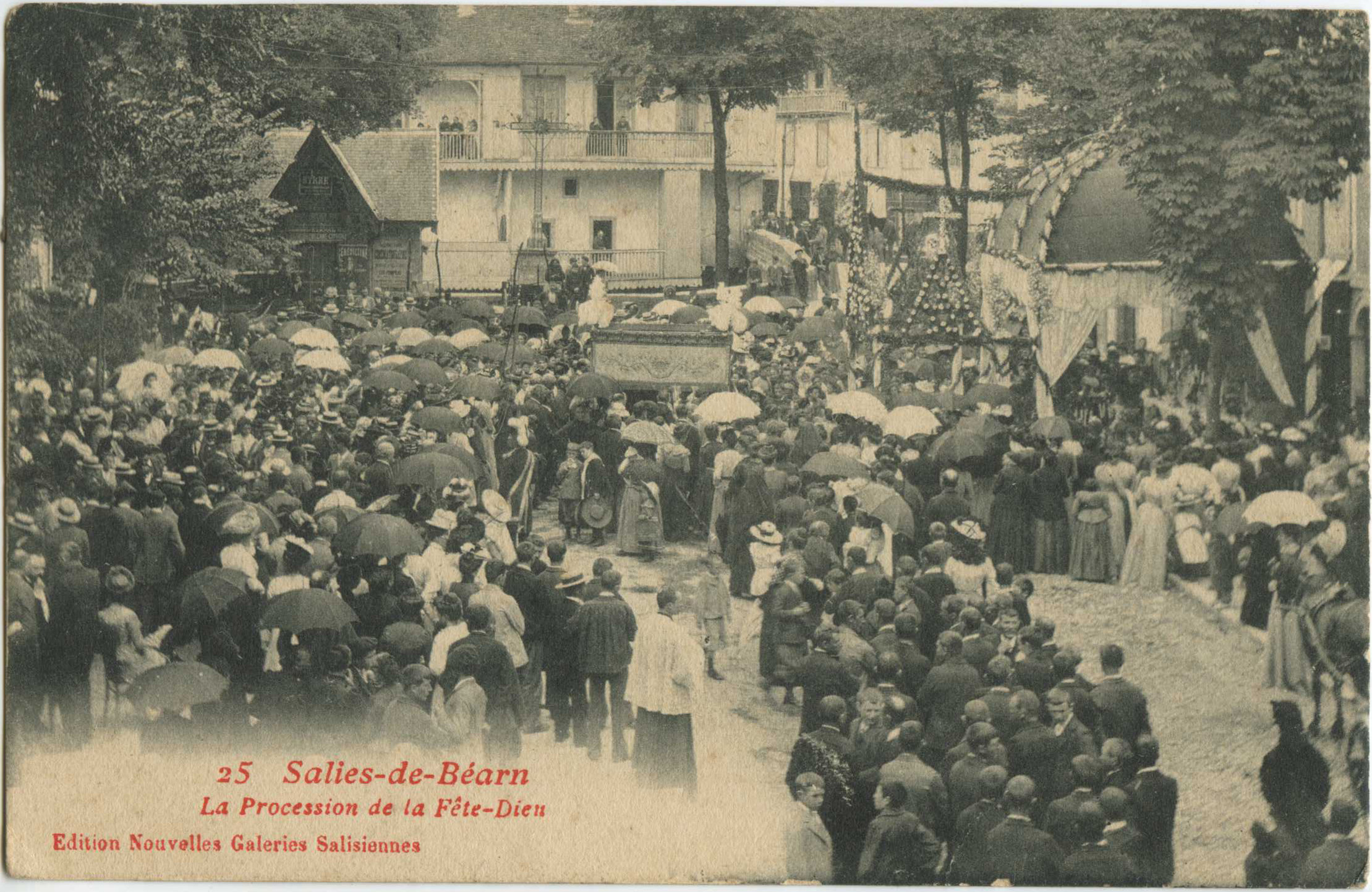 Salies-de-Béarn - La Procession de la Fête-Dieu