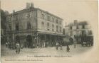 Carte postale ancienne - Salies-de-Béarn - Mairie et Place du Bayàa.