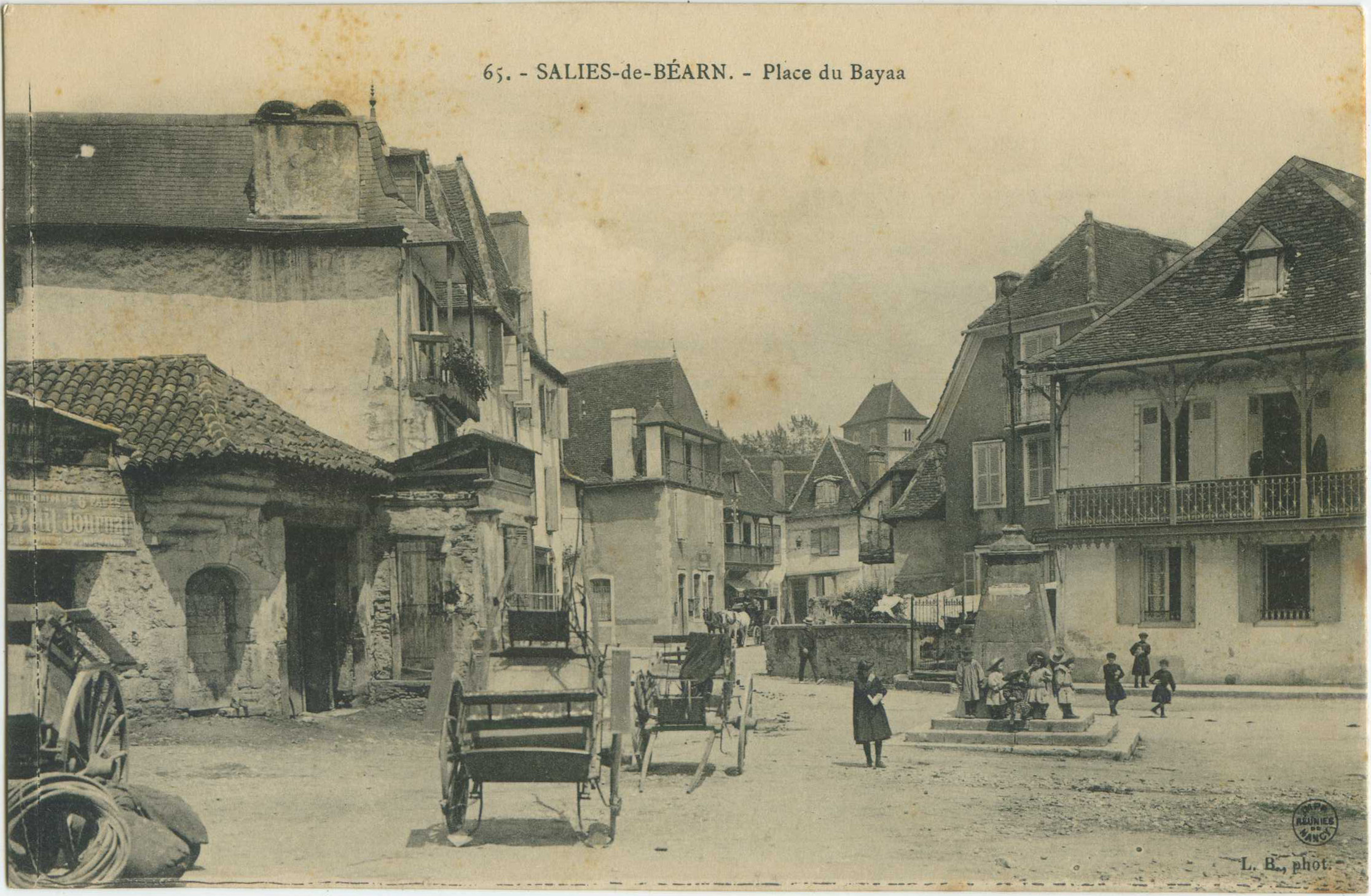 Salies-de-Béarn - Place du Bayaa