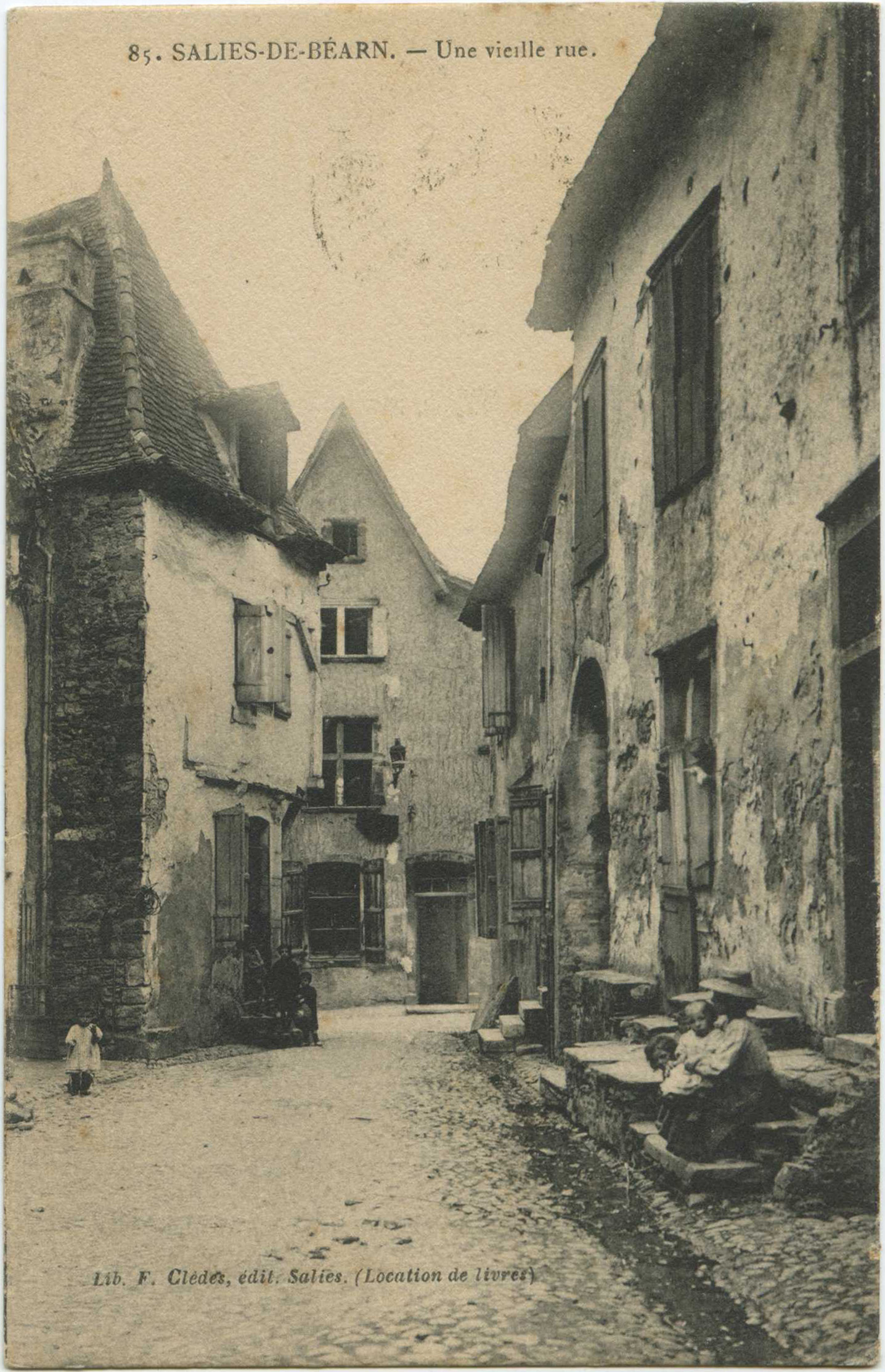Salies-de-Béarn - Une vieille rue.