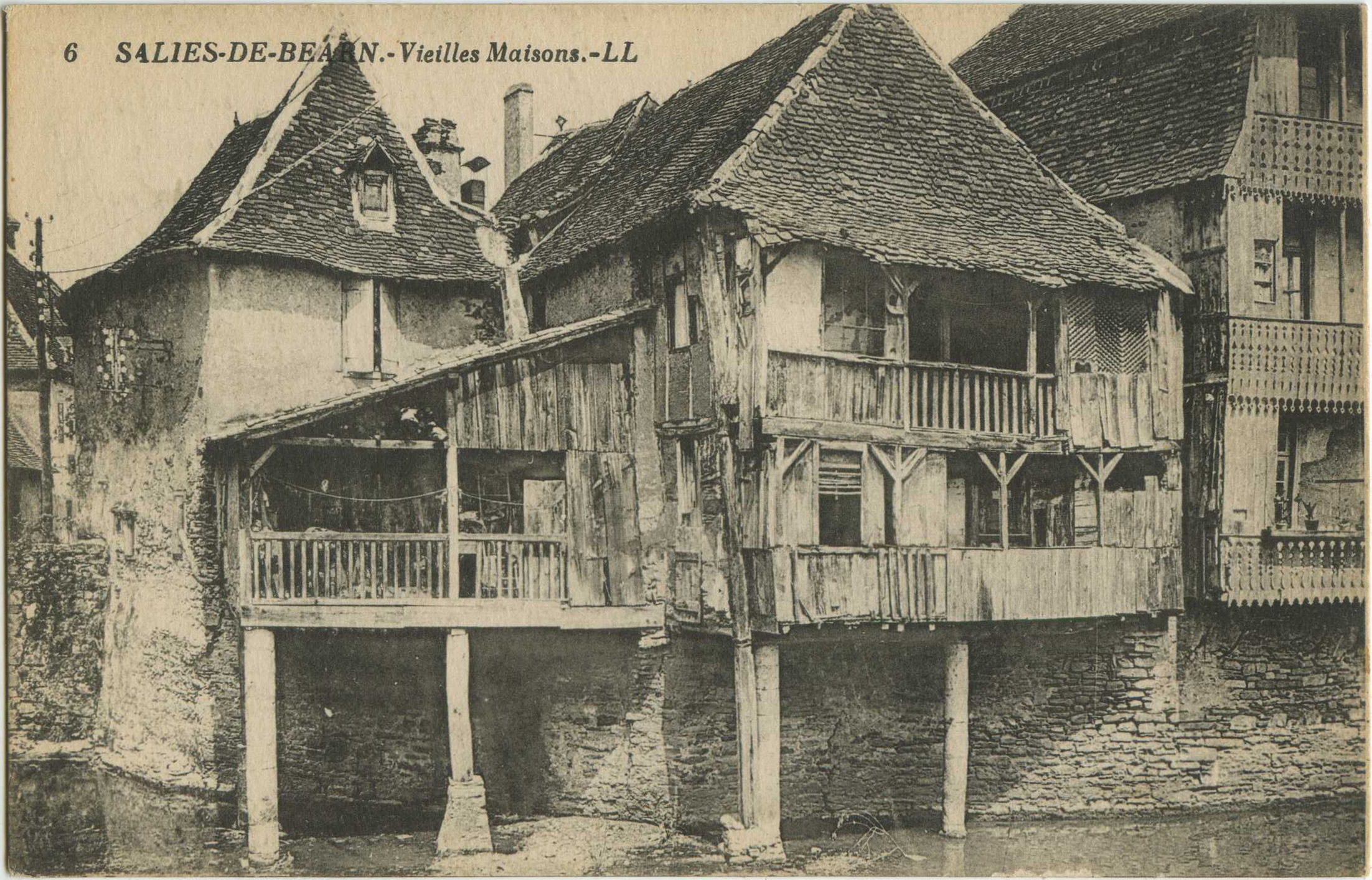 Salies-de-Béarn - Vieilles Maisons.