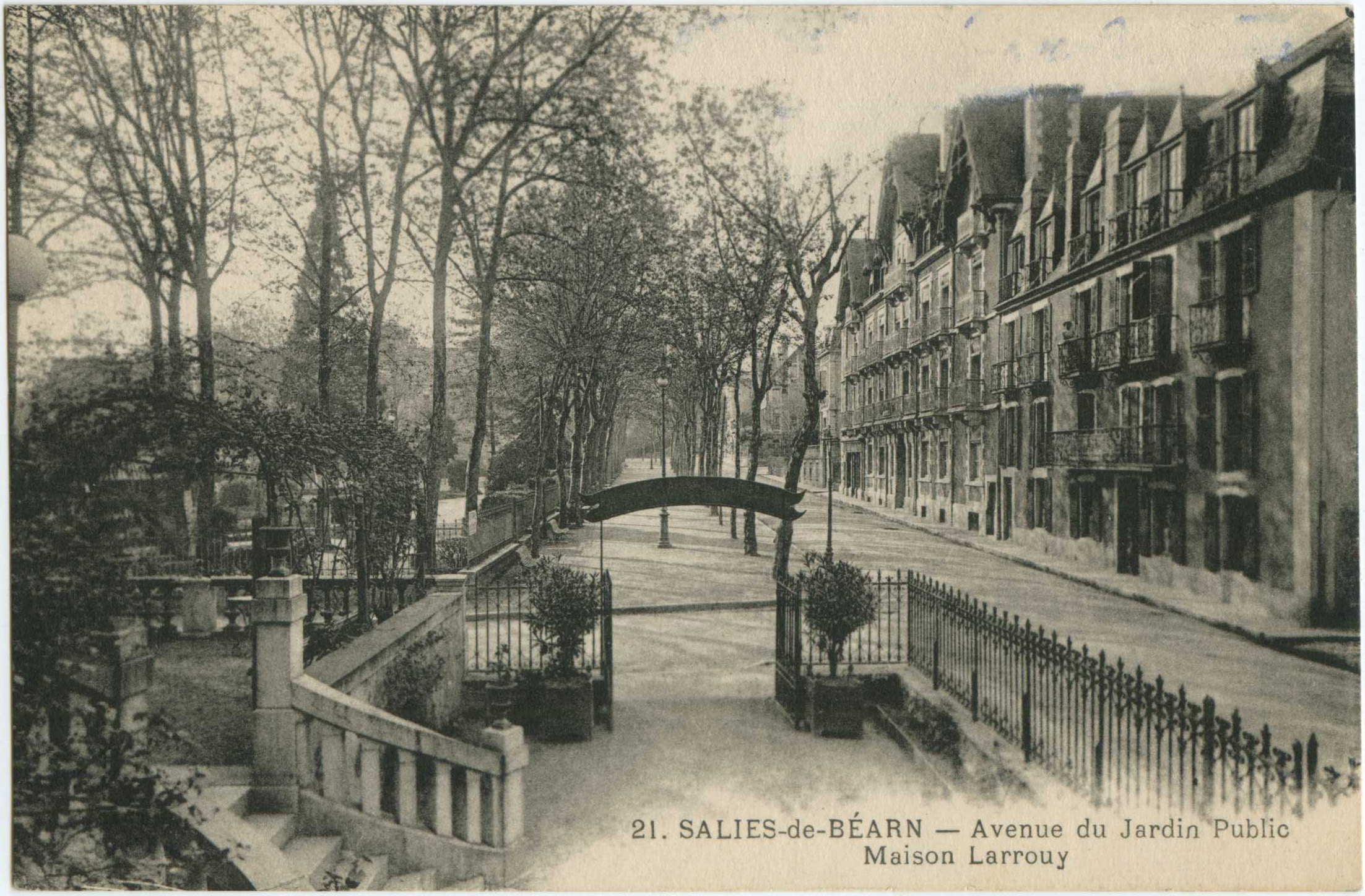 Salies-de-Béarn - Avenue du Jardin Public - Maison Larrouy