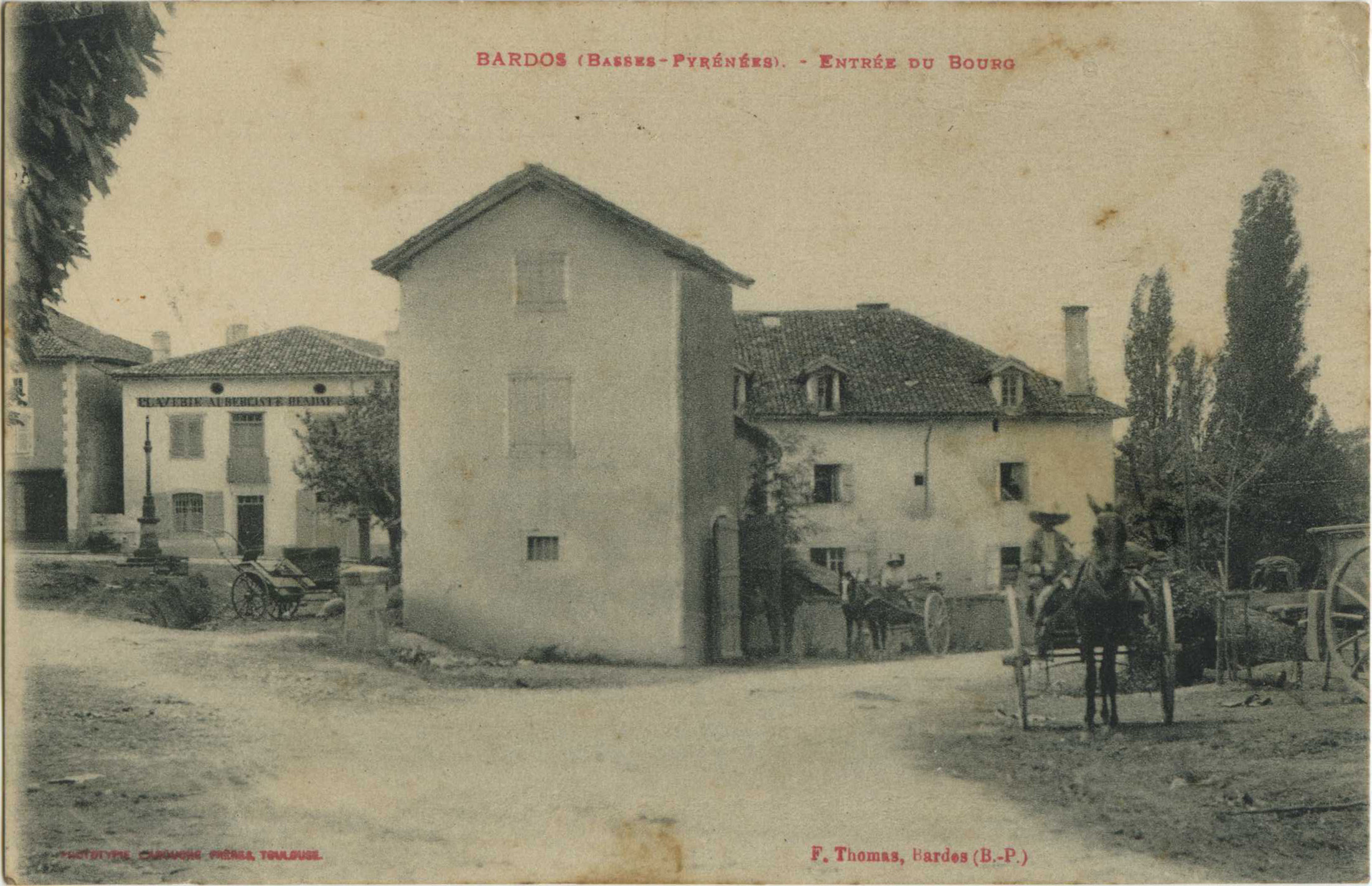 Bardos - Entrée du Bourg