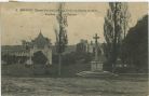 Carte postale ancienne - Bidache - La Croix du Champ de foire - Pavillon et Château Carte postale ancienne - Bidache - La Croix du Champ de foire - Pavillon et Château
