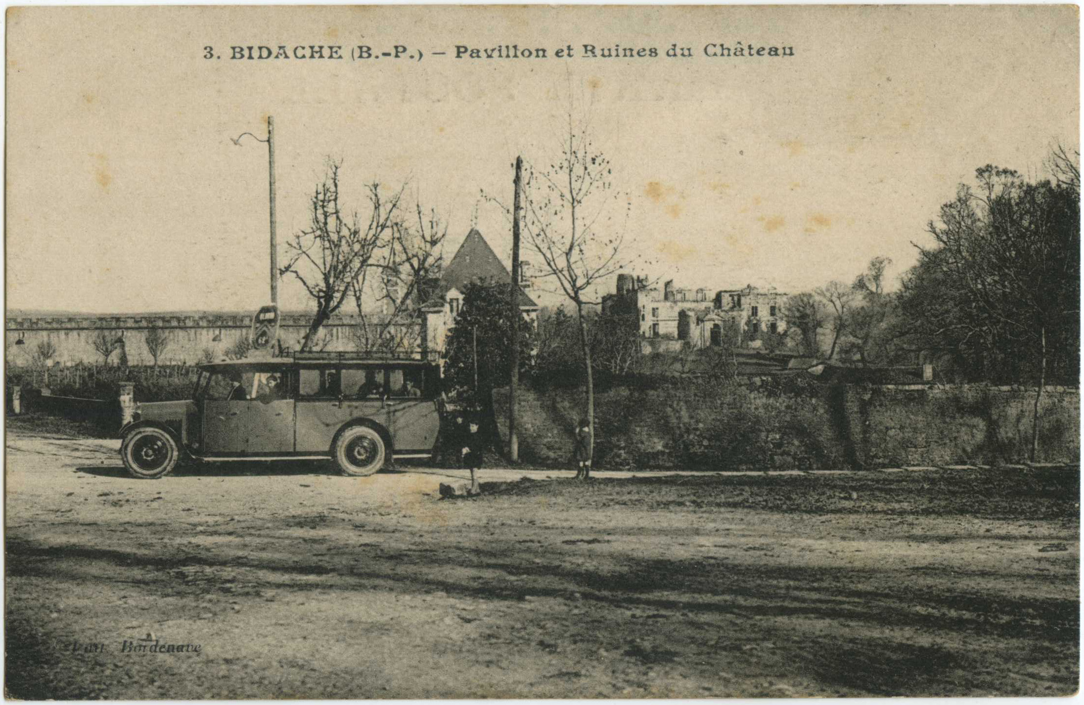 Bidache - Pavillon et Ruines du Château