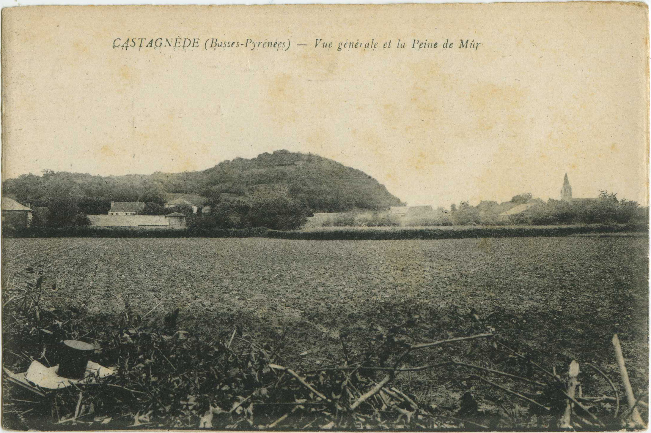 Castagnède - Vue générale et la Peine de Mûr