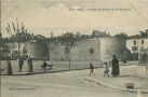 Carte postale ancienne - Dax - La Place des Patines et les Remparts