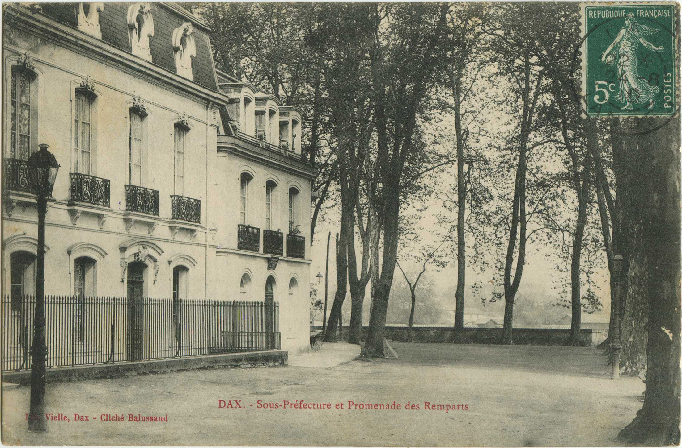 Dax - Sous-Préfecture et Promenade des Remparts