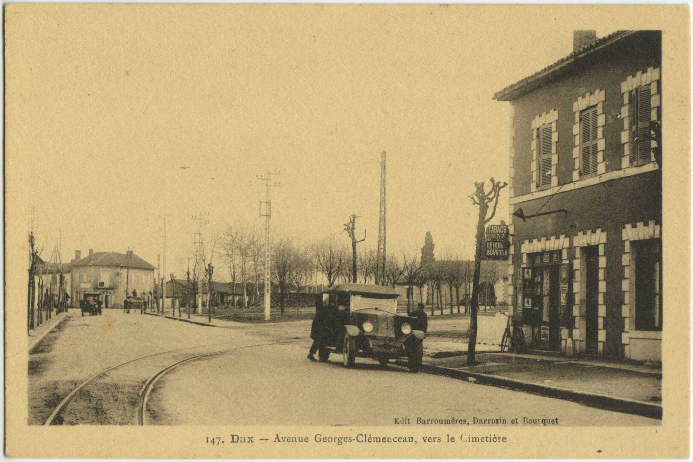 Dax - Avenue Georges-Clémenceau, vers le Cimetière