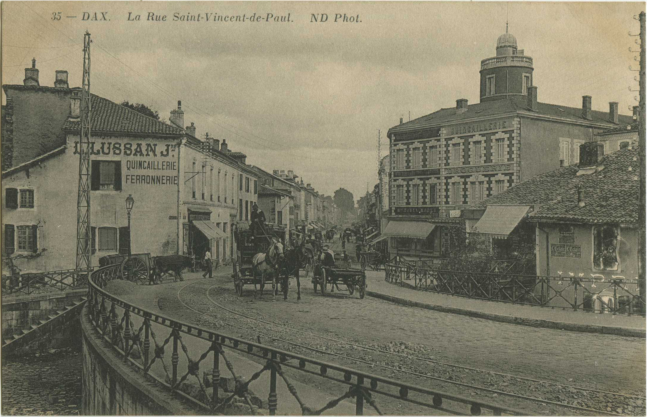 Dax - La Rue Saint-Vincent-de-Paul.