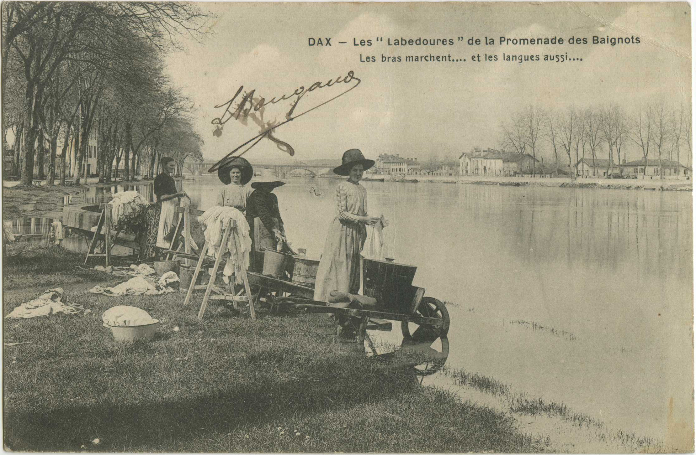 Dax - Les " Labedoures " de la Promenade des Baignots - Les bras marchent.... et les langues aussi....