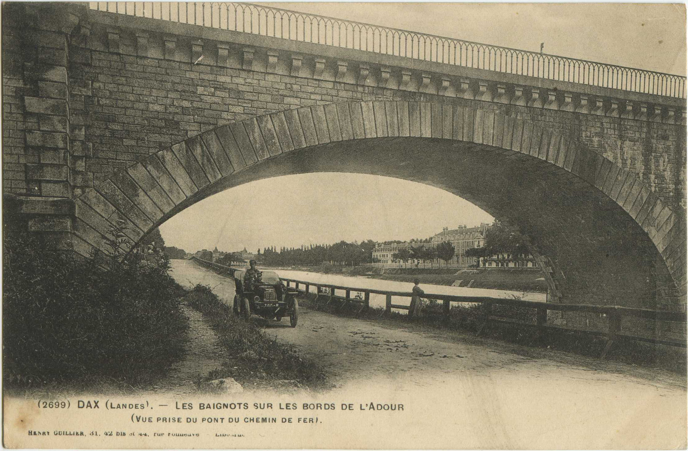 Dax - Les baignots sur les bords de l'Adour (Vue prise du pont du chemin de fer).