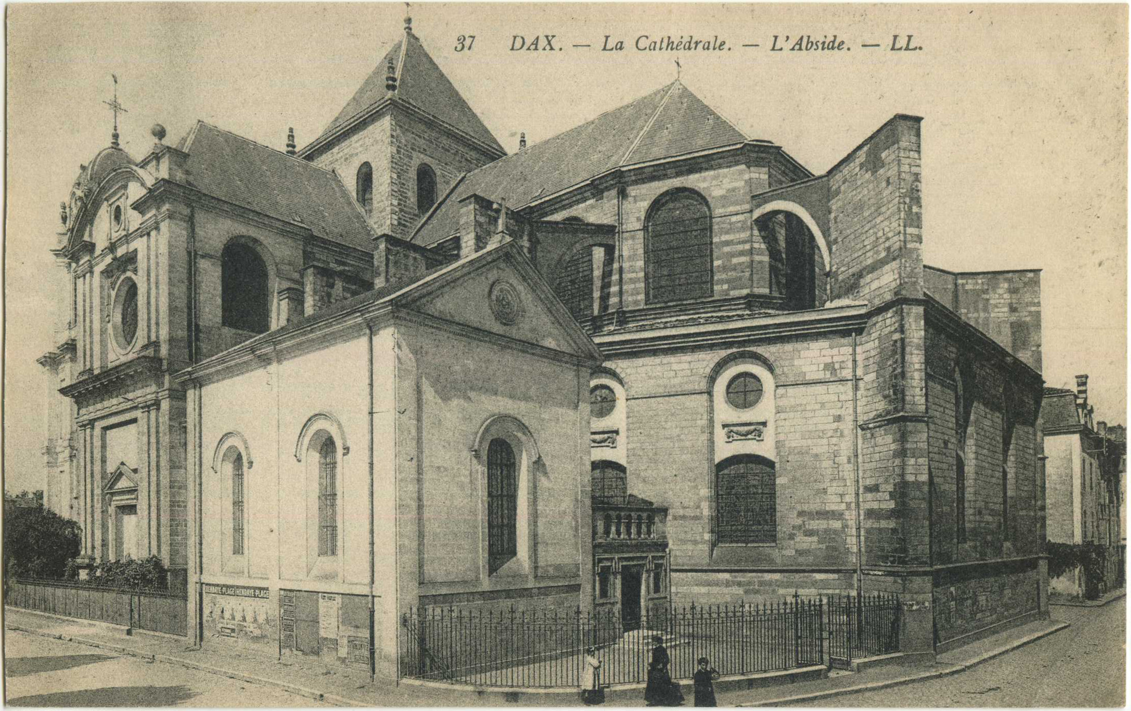 Dax - La Cathédrale. - L'Abside.