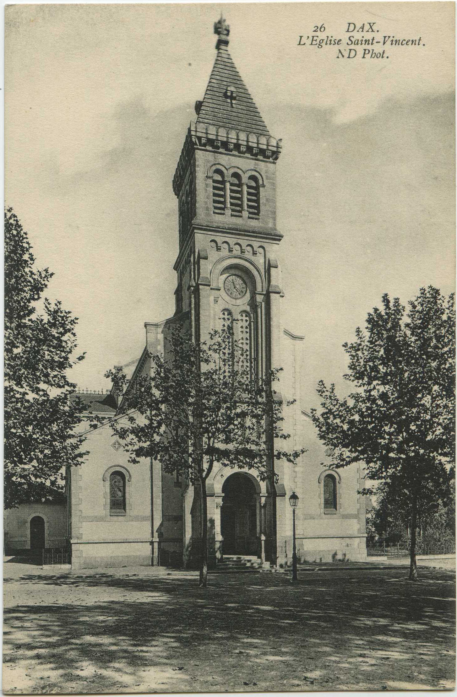 Dax - L'Eglise Saint-Vincent.