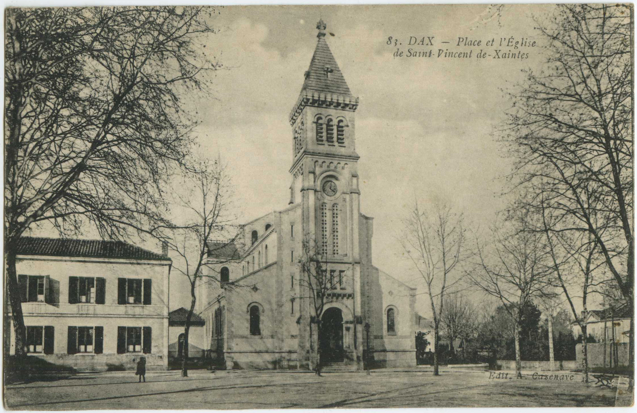 Dax - Place et l'Église de Saint-Vincent de-Xaintes