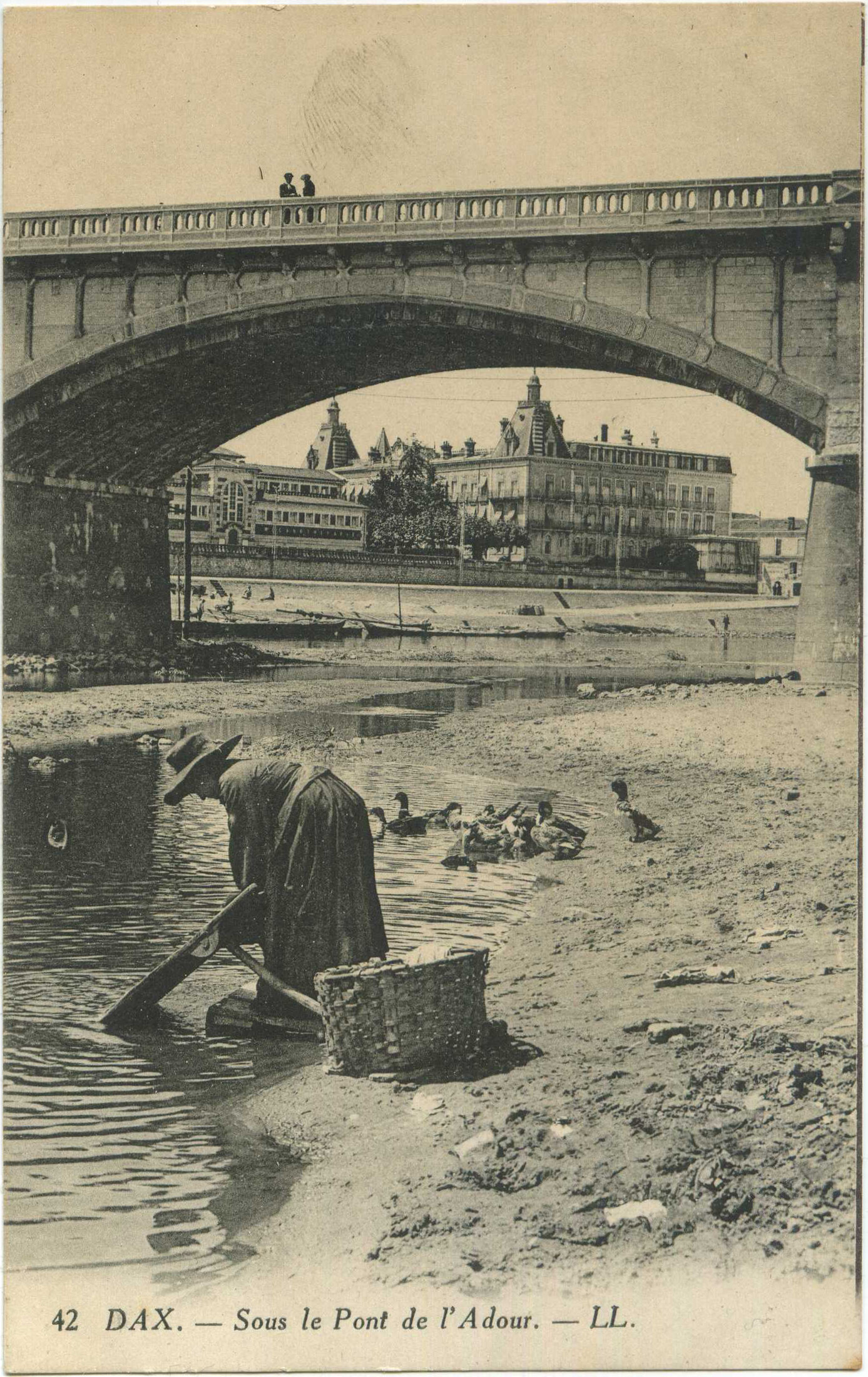 Dax - Sous le Pont de l'Adour.