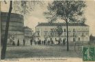 Carte postale ancienne - Dax - La Place des Salines et les Remparts