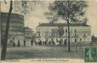 Carte postale ancienne - Dax - La Place des Salines et les Remparts Carte postale ancienne - Dax - La Place des Salines et les Remparts