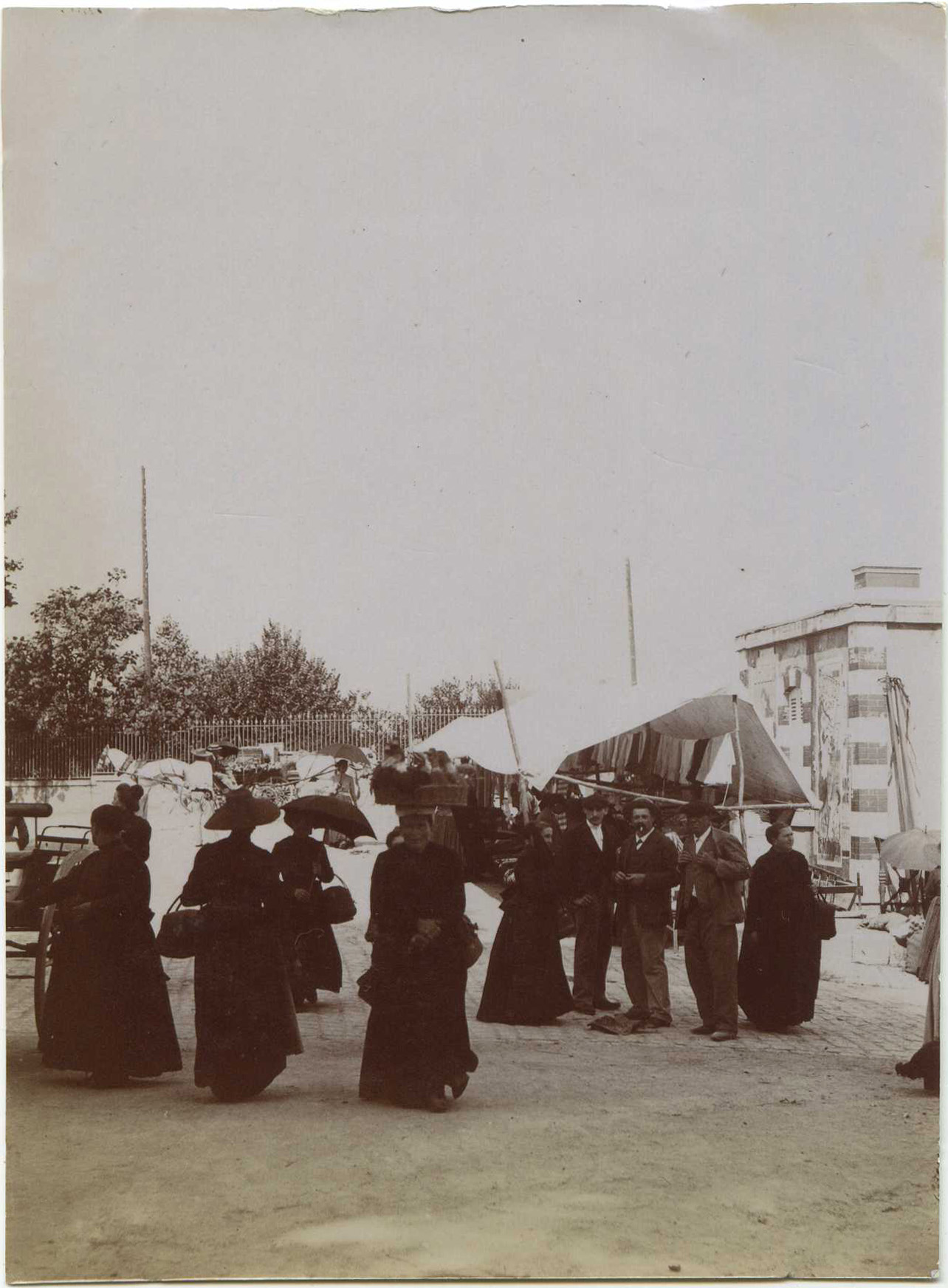 Dax - Photo - Le marché de la place Thiers (vers 1910)