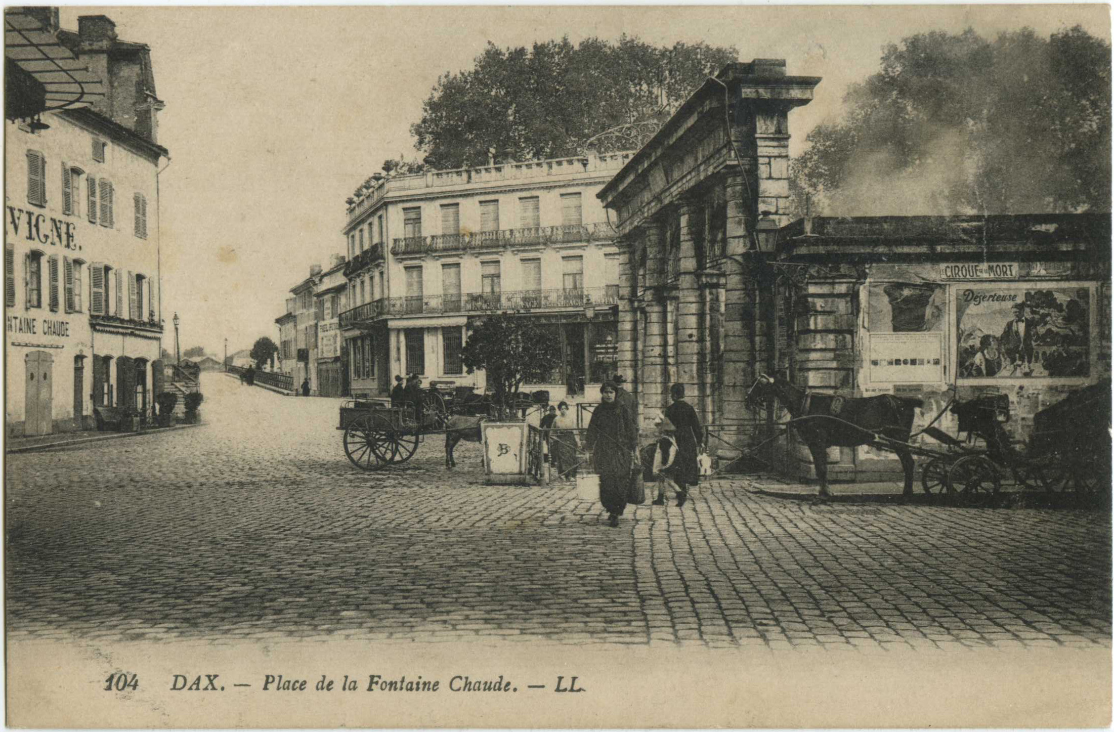 Dax - Place de la Fontaine Chaude.