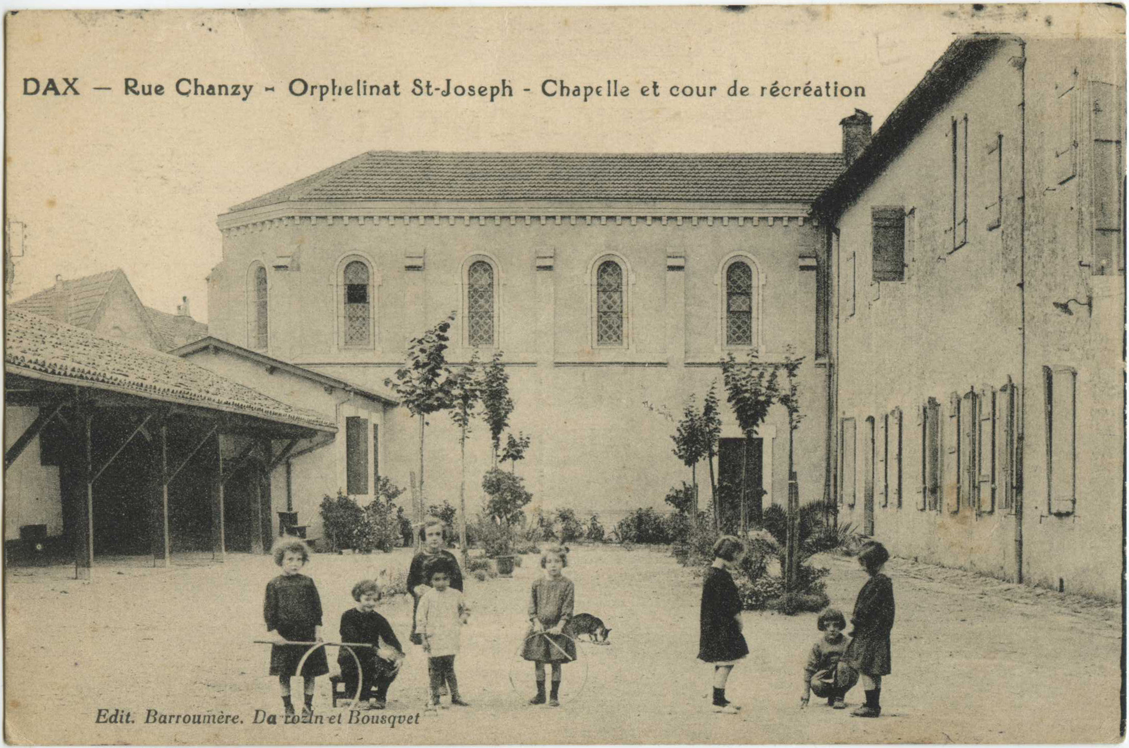 Dax - Rue Chanzy - Orphelinat St-Joseph - Chapelle et cour de récréation