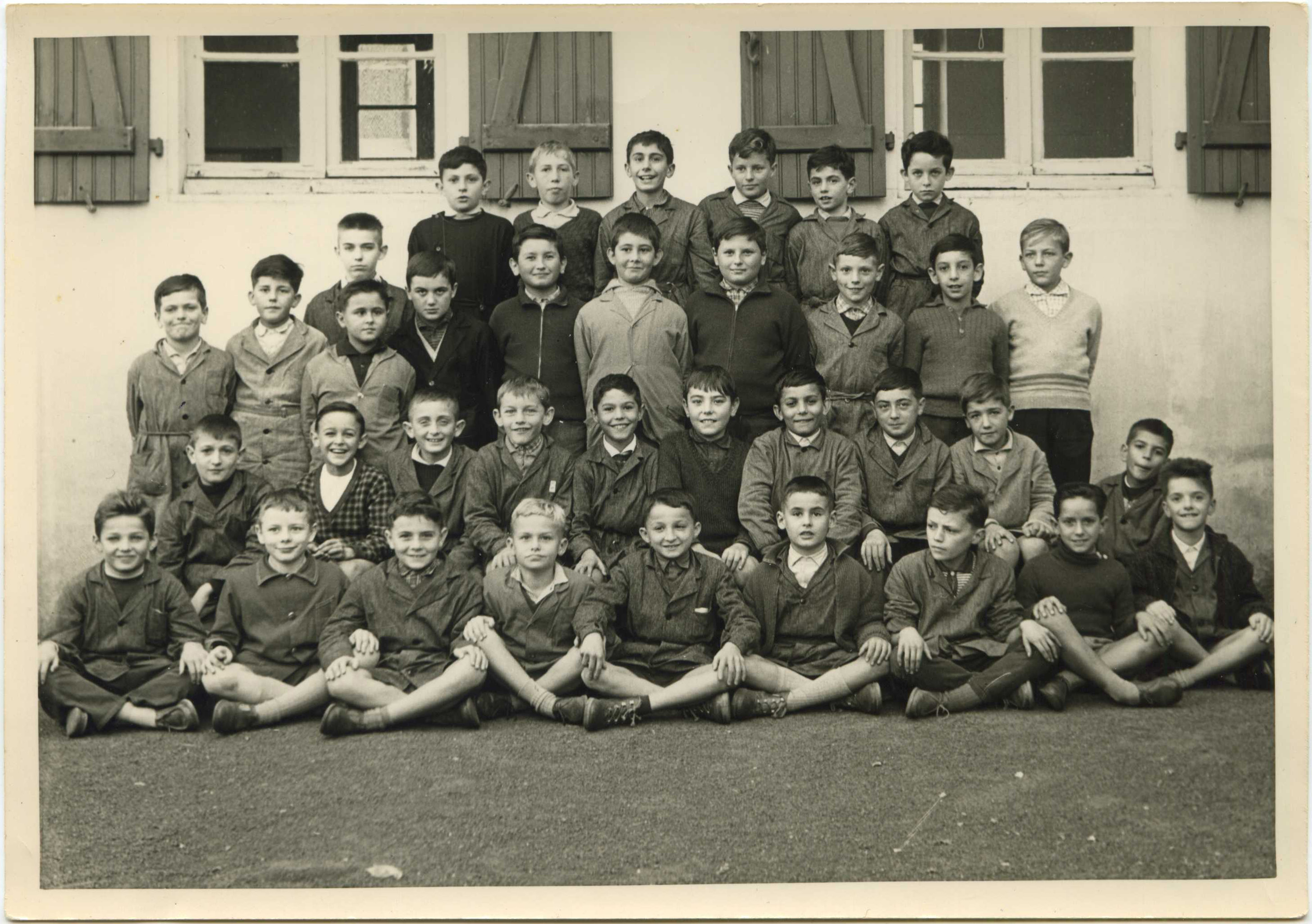 Dax - Ecole Saint Vincent - photo de classe - garçons ( peut-être 1960-1961 )