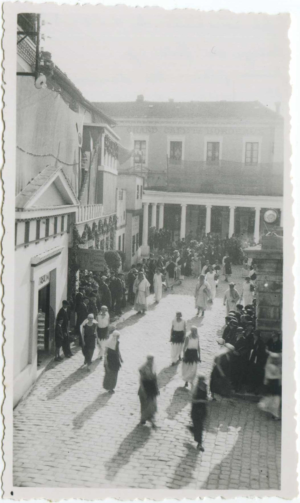 Dax - Photo - Commémorations du bimillénaire de la station thermale (5 juin 1933) - Les danseuses et les druides