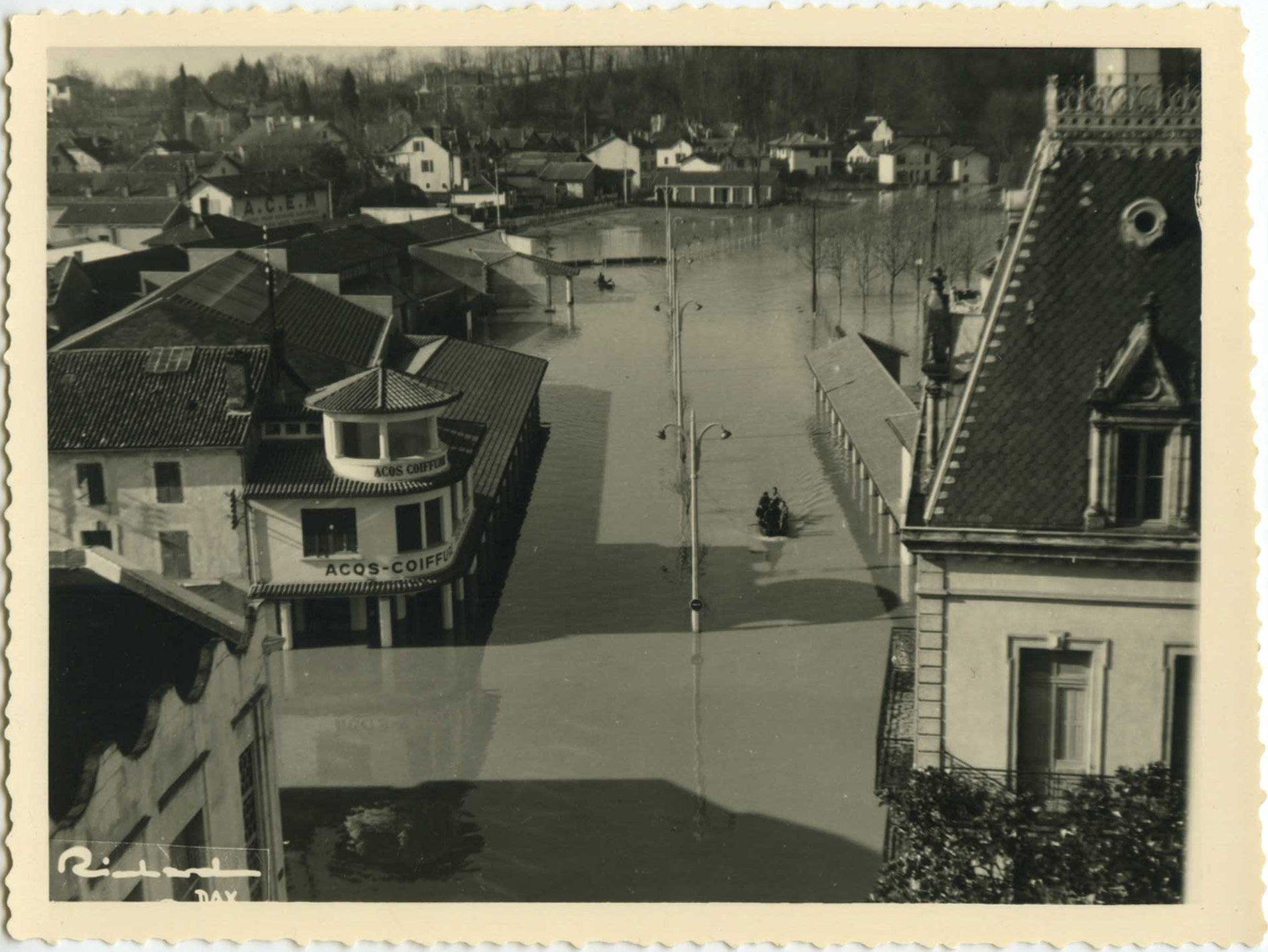 Dax - Photo - Crue de 1952 - L'avenue Eugène Milliès-Lacroix