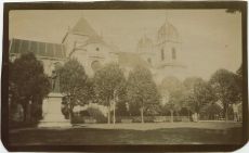 Photo ancienne - Dax - Photo - La cathédrale et la satue de Borda