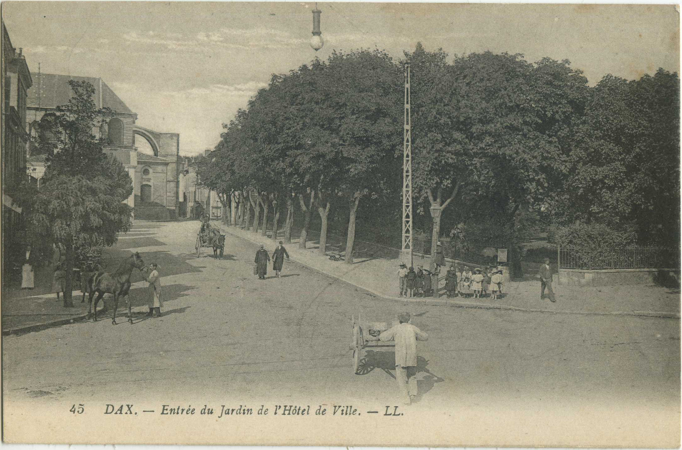 Dax - Entrée du Jardin de l'Hôtel de Ville.