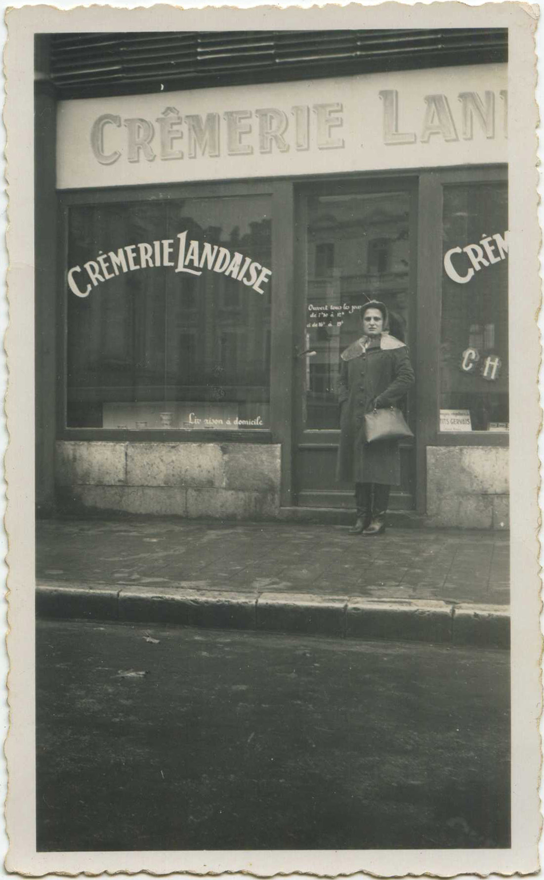 Dax - Photo - Les halles - Devanture de la Crêmerie Landaise (peut-être années 50)