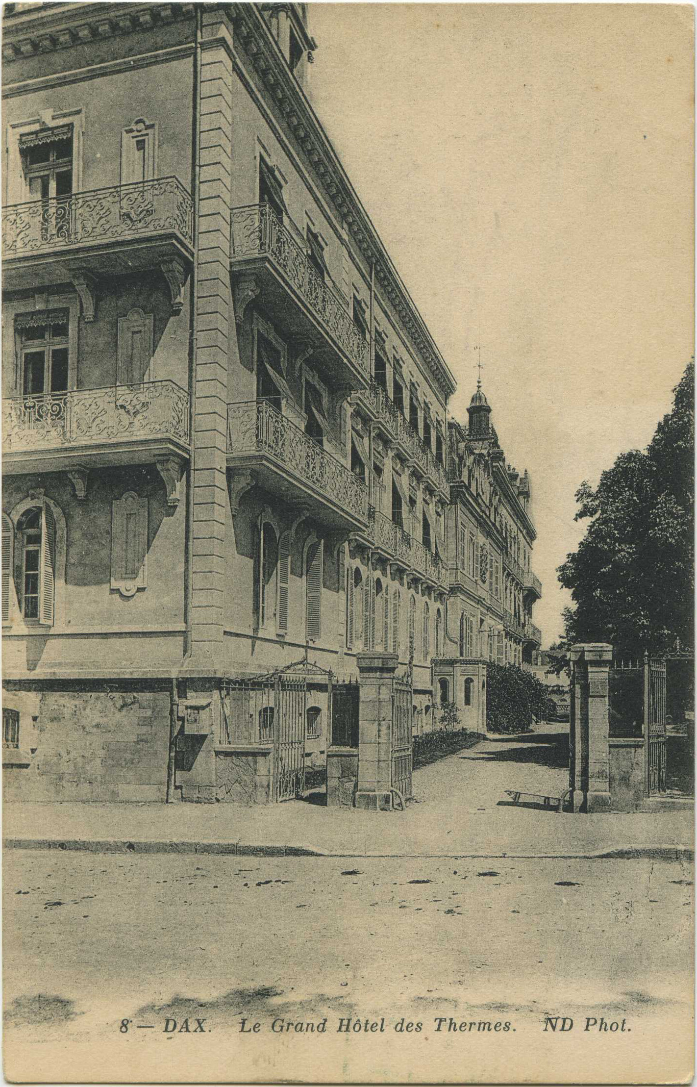 Dax - Le Grand Hôtel des Thermes.